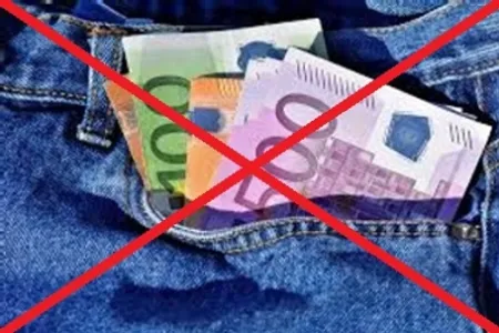afbeelding van geld dat uit broekzak steekt met rood kruis door