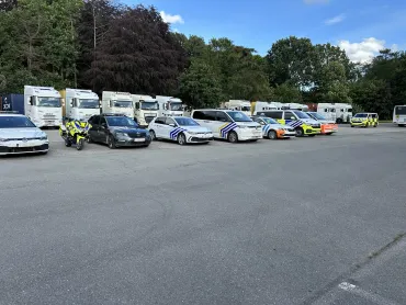 politievoertuigen, douane tijdens controleactie