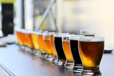 bierpinten op een rij