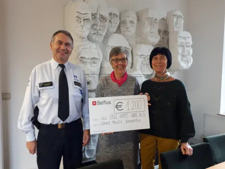 Politiekorps Zaventem schenkt 1.200 € aan “Een hart voor ALS”
