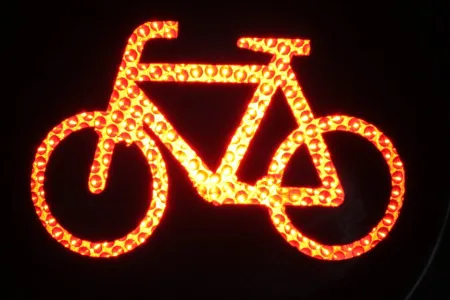 fiets met verlichte contouren