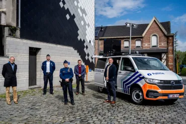 Burgemeesters overhandigen sleutels aan de waarnemend korpschef