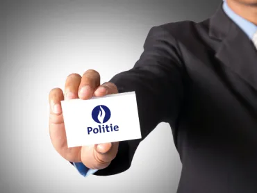 Valse politiemedewerkers