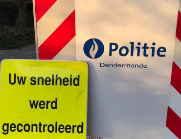 Signalisatiebord snelheidscontrole