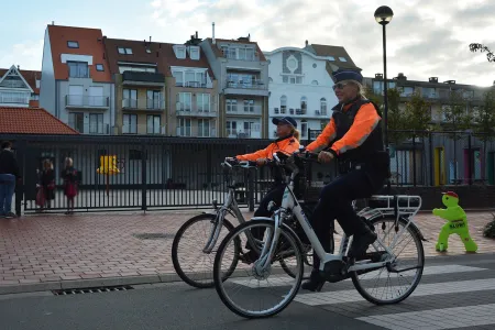 Lokale politie aanwezig bij heropstart scholen