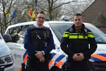 Beeld van een Belgische en Nederlandse agent