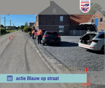 blauw op straat