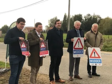 Modder op de weg