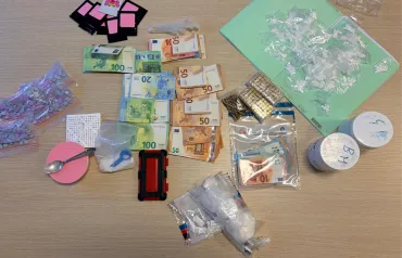 Inbeslaggenomen cash/drugs