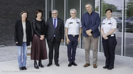 V.l.n.r.: directeur Justitiehuis Hasselt Katleen Vermaelen, substituut Procureur des Konings Miet Knuts, voorzitter politiecollege Steven Vandeput, korpschef Philip Pirard, Procureur des Konings Guido Vermeiren, commissaris van politie Claudine Ceulemants
