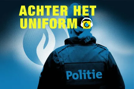 Achter het uniform