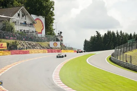 Spectators return to the Formula 1 Grand Prix 