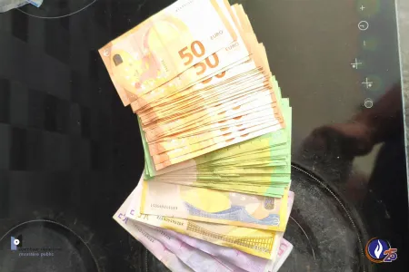 Grootschalige politieoperatie in heel Wallonië: wapens in beslag genomen en meerdere personen opgepakt. 