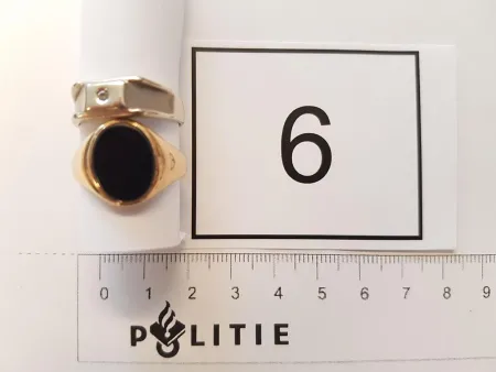 Opsporing eigenaars van gestolen juwelen