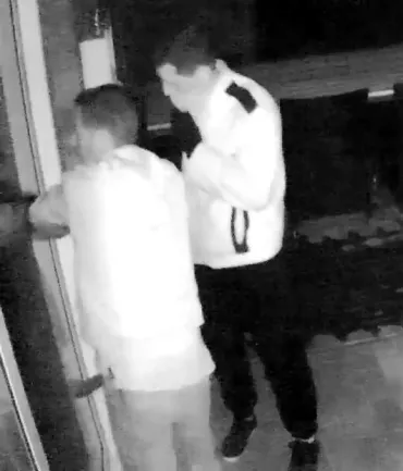 VIDEO - Bewakingsbeelden van 2 inbrekers in regio Oosterzele